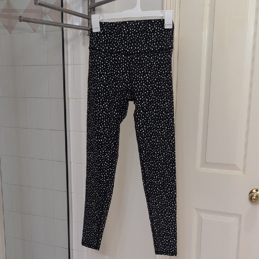 Atoria Activewear Black and White Speckled Leggings